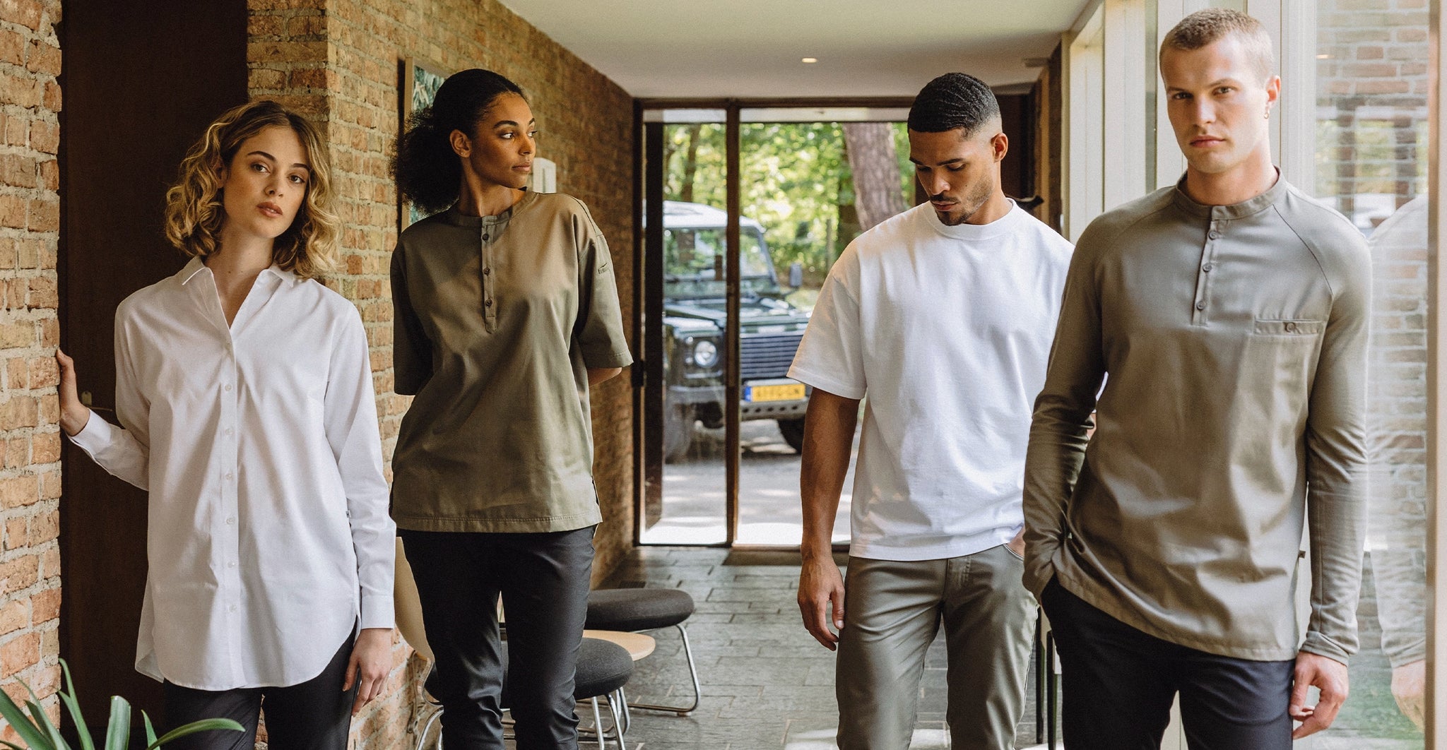 Image 44101681840401